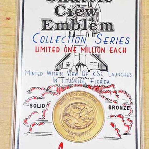 STS-90 LIMITED EDITION SOLID BRONZE MEDALLION IN COLLECTIBLE FOLDER, DESIGN ON - Picture 1 of 4